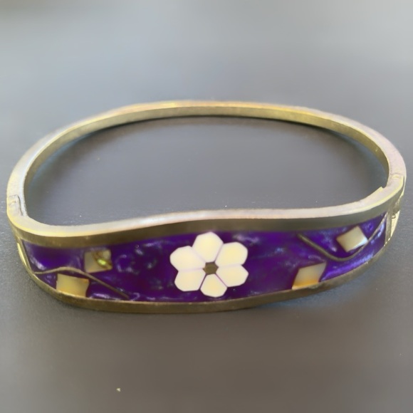 Jewelry - Vtg Mexican Alpaca silver bracelet abalone shell